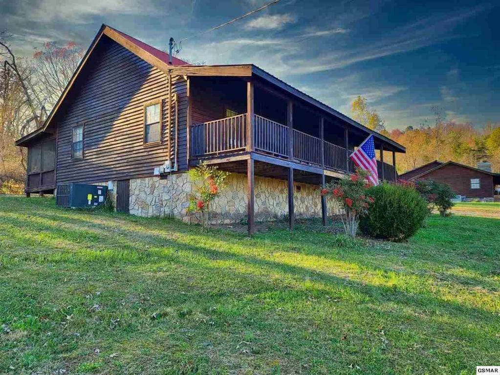 Beautiful View! Log Cabin,Fireplace,Hot Tub,Arcade,Pool,Fishing Sevierville Bagian luar foto