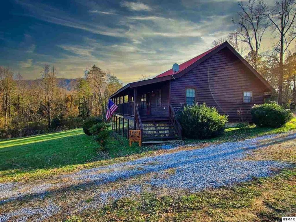 Beautiful View! Log Cabin,Fireplace,Hot Tub,Arcade,Pool,Fishing Sevierville Bagian luar foto