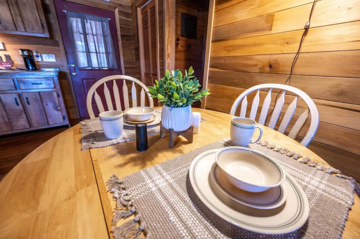 Beautiful View! Log Cabin,Fireplace,Hot Tub,Arcade,Pool,Fishing Sevierville Bagian luar foto