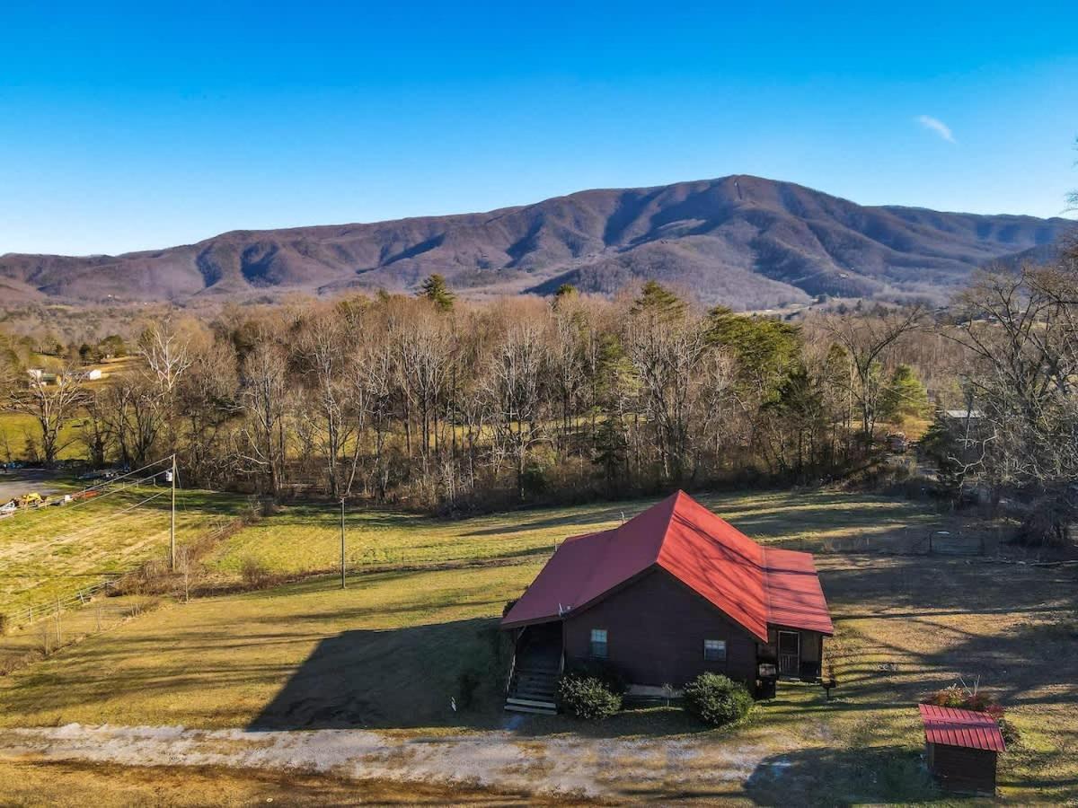 Beautiful View! Log Cabin,Fireplace,Hot Tub,Arcade,Pool,Fishing Sevierville Bagian luar foto
